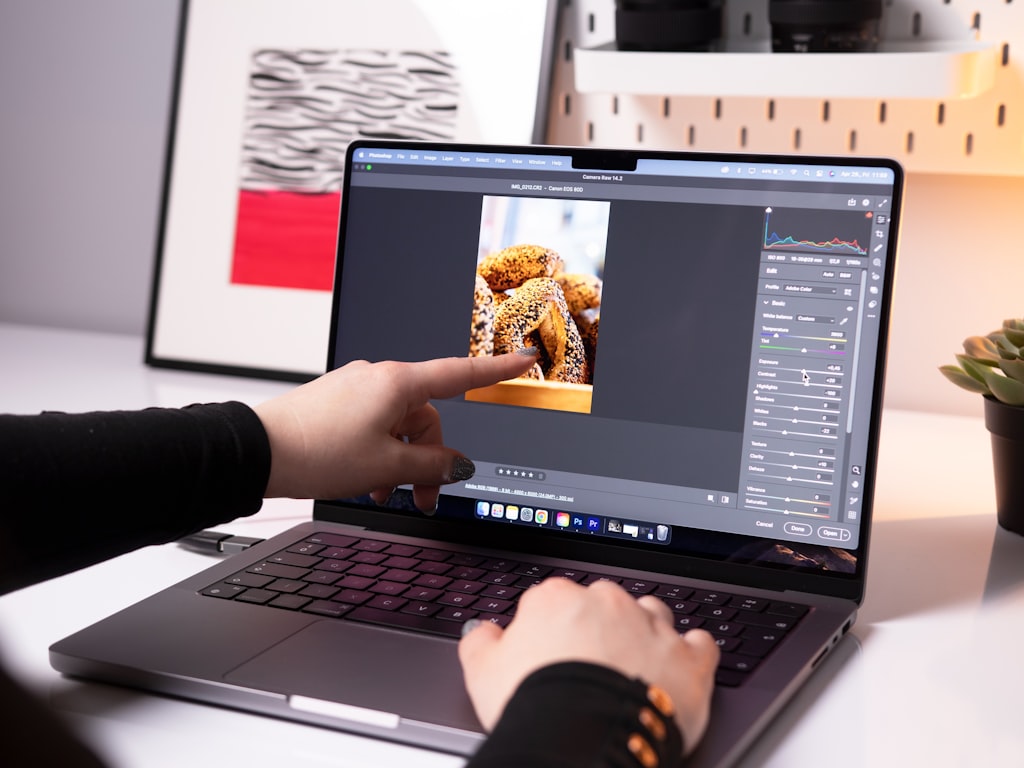 AI视频产品演示电子商务页面和活动的最佳格式